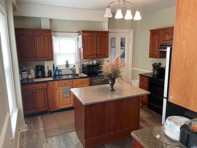 Photo - 26 6th St