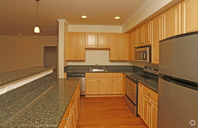 Photo - Livorno Square