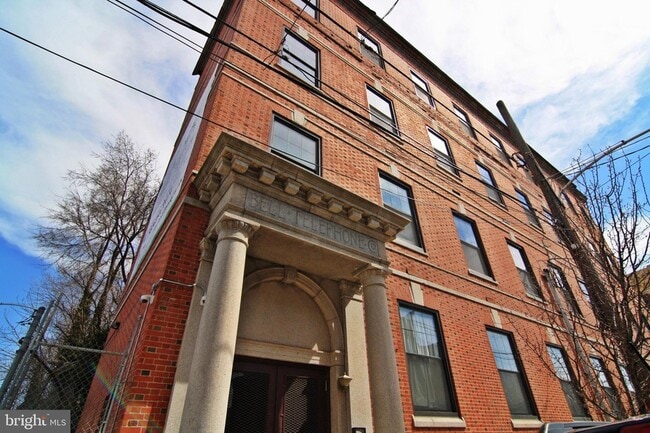 Photo - 2633-39-1639 Poplar St Unit LL1