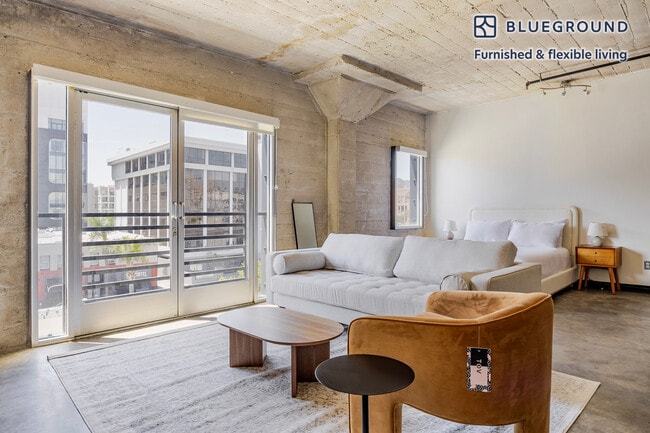 Building Photo - 1617 Cosmo St Unit FL4-ID1358