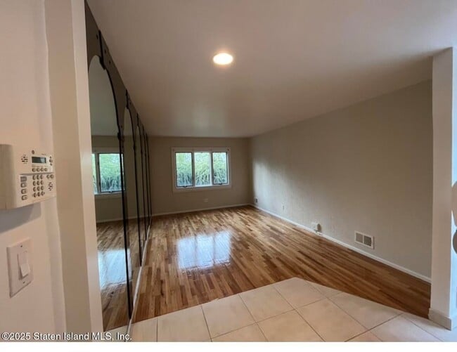 Photo - 384 Purdy Ave