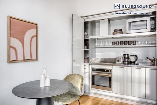 Photo - 18 W 48th St Unit FL21-ID670