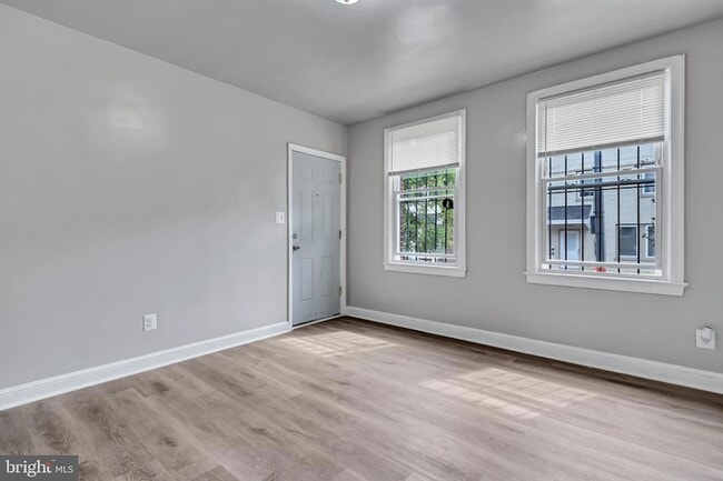 Photo - 2012 Rosedale St NE