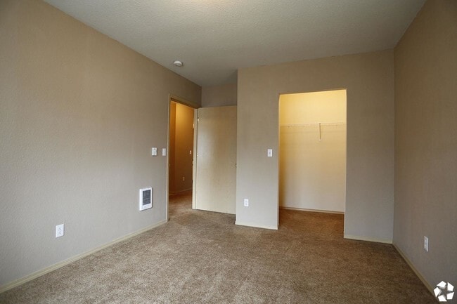 Bedroom - Gateway Village Apartments
