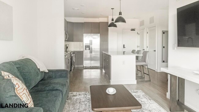 Photo - 1007 S Mint St Unit 806
