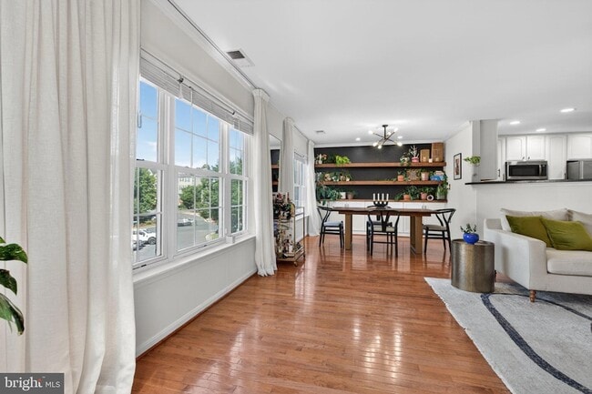 Photo - 2819 Chinkapin Oak Ln
