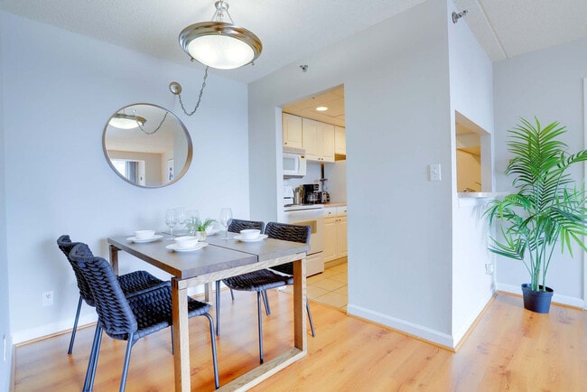 Photo - 401 12th St S Unit FL20-ID1048674P