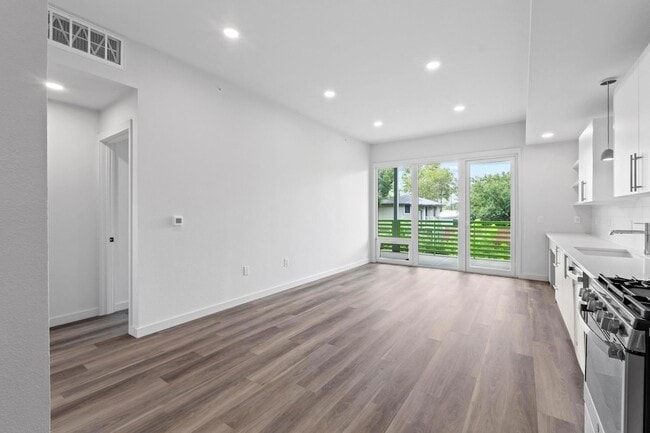 Photo - 4004 Banister Ln Unit 214