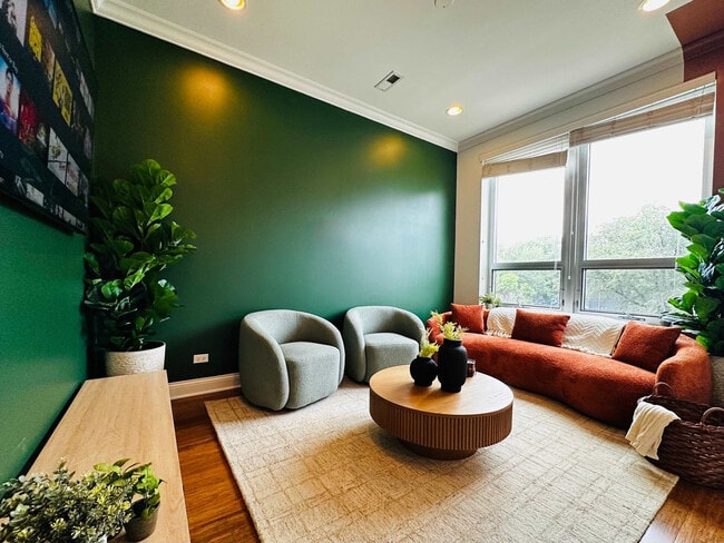 Photo - 1249 W Madison St Unit ID1322525P