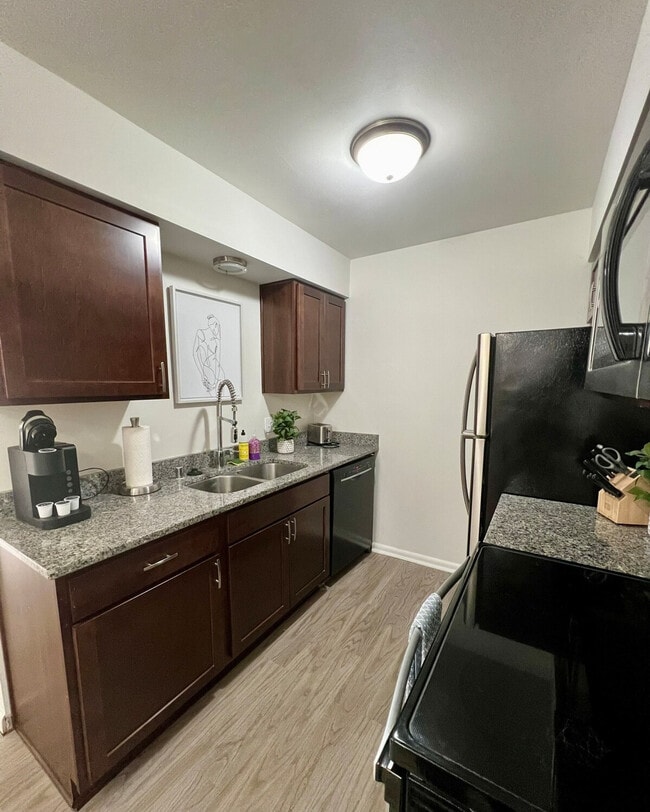 Photo - 517 E Division St Unit ID1253109P