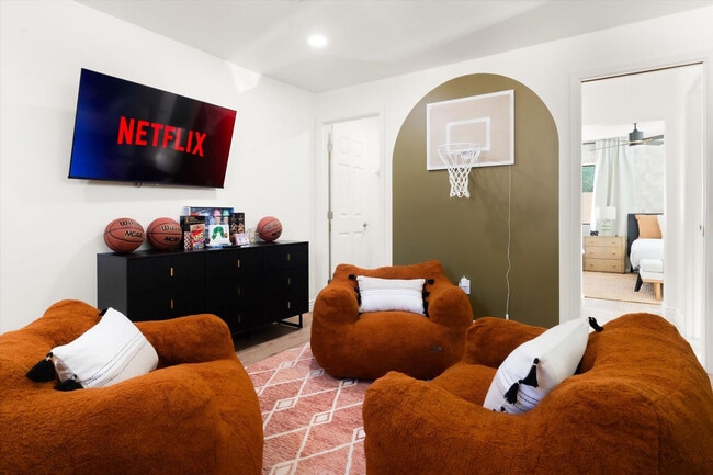 Building Photo - 4744 Saguaro Pl Unit ID1042146P