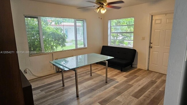 Photo - 808 NE 10th St