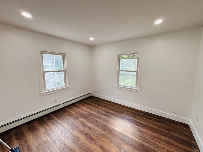 Photo - 72 Singworth St