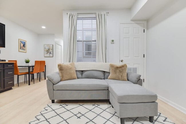 Building Photo - 1255 Raum St NE Unit ID1388282P