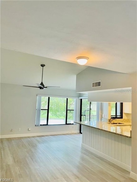 Photo - 5650 Trailwinds Dr Unit 122