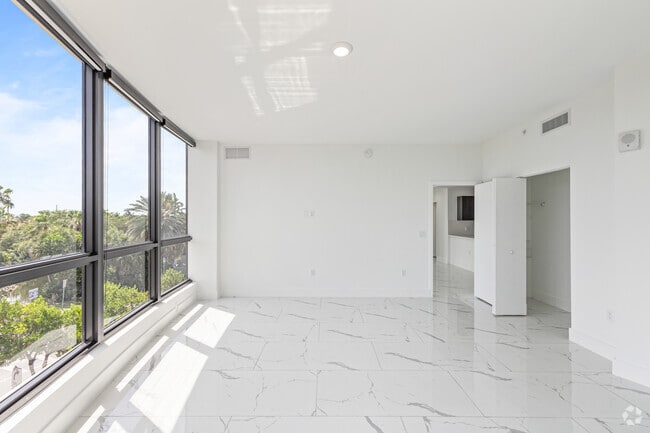 3BR, 3BA - Springs Town Center