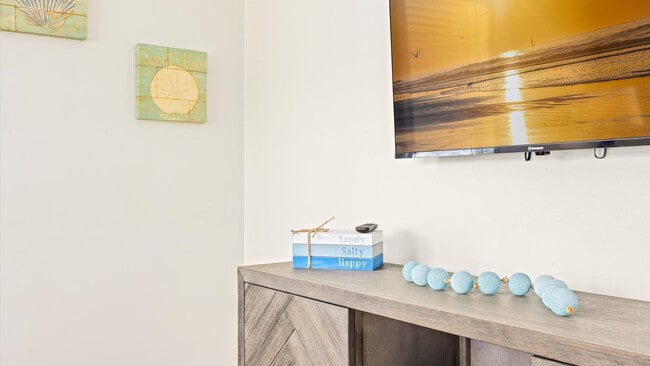 Photo - 124 W Heather Rd Unit ID1309025P