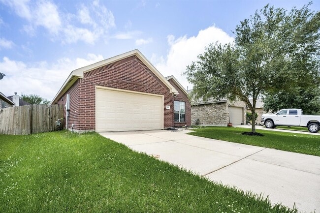 Photo - 384 Decoster Blvd