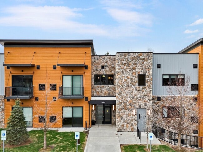 Building Photo - Cedar Valley Luxury Apartments