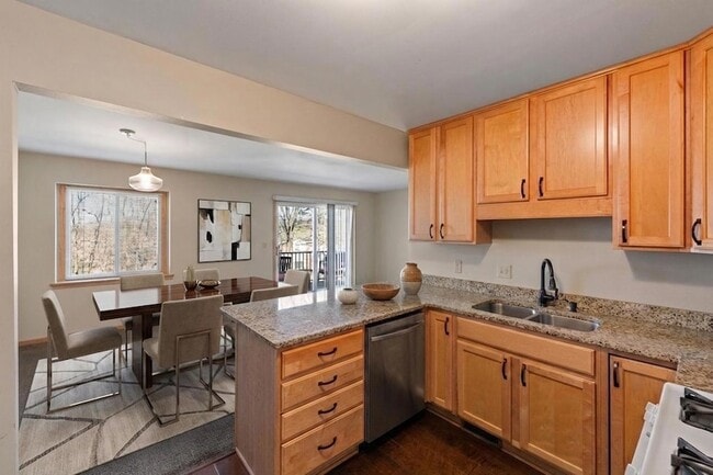 Photo - 304 Pondridge Cir