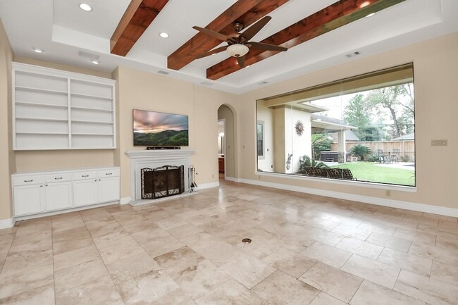 Photo - 1611 Lynnview Dr