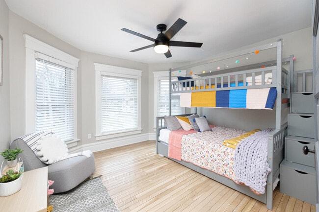 Photo - 713 Crosby St Unit ID1061099P