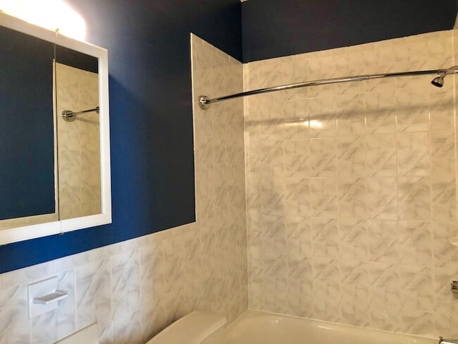 Photo - 505 Monroe St