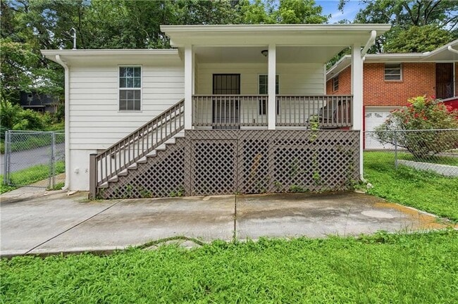 Photo - 226 Thornton St SW