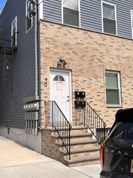 Photo - 70 69th St