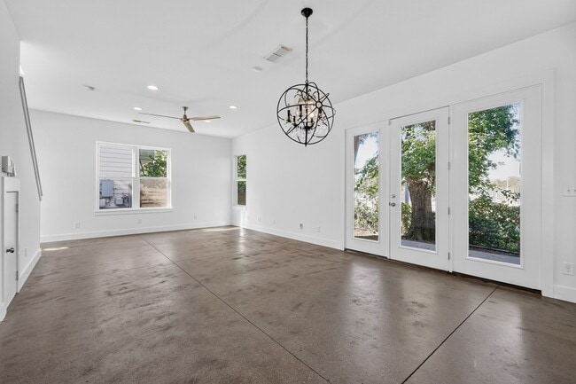 Photo - 617 Eastboro Dr