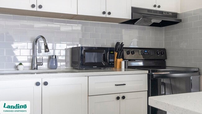 Photo - 305 Dr. M.L.K. Jr St S Unit 411.1403633