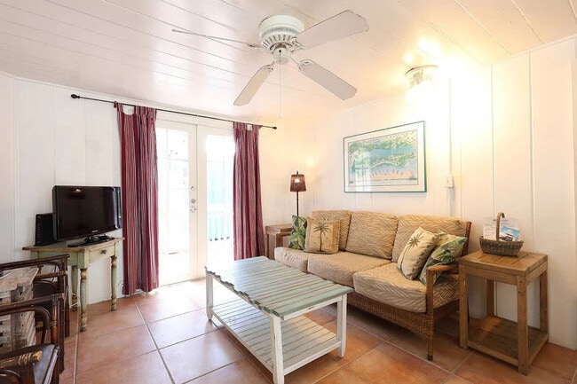 Building Photo - 5306 Avenida Navarra Unit SI ID1629372P