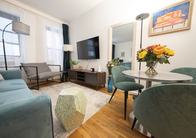 Building Photo - 305 E 95th St Unit SI ID1031998P