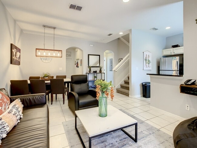 Photo - 2737 Coupe St Unit ID1287626P