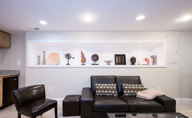 Photo - 222 1/2 E Street NE-SI ID1587659P Unit SI ID1587659P