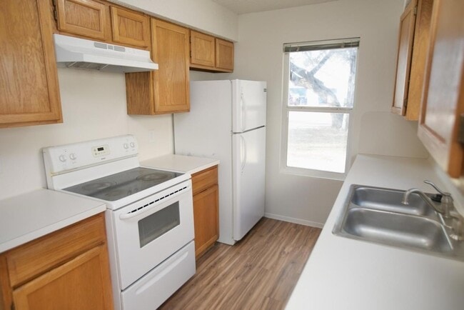 Photo - 8804 Piney Point Dr Unit B