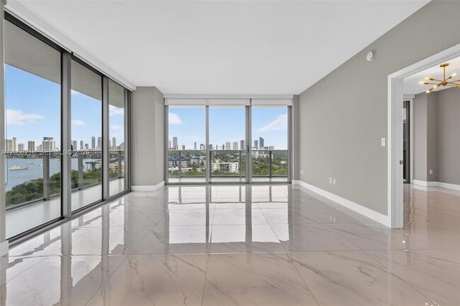 Building Photo - 16385 Biscayne Blvd Unit 1215