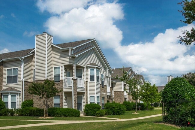 Building Photo - Waterford Place Apartment Homes