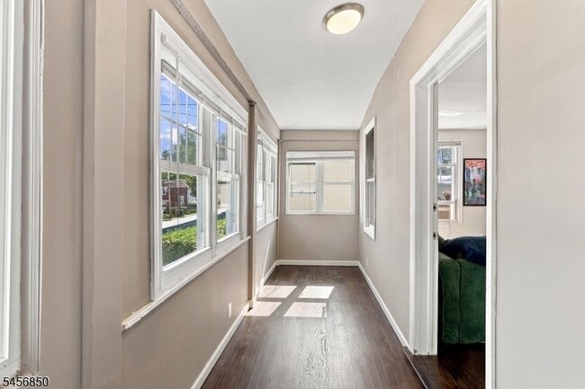 Photo - 73 Madison St