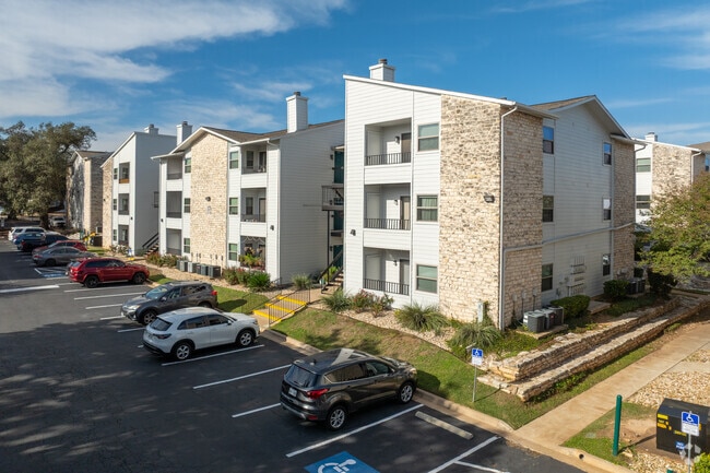 Building Photo - Retreat at Barton Creek