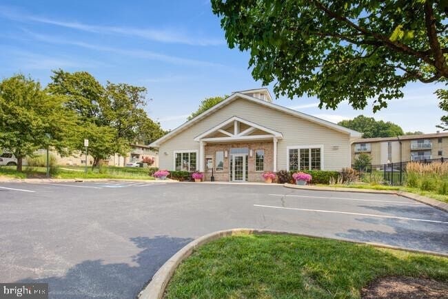 Photo - 707 Country Village Dr