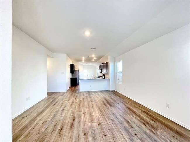 Photo - 140 Canley Lp