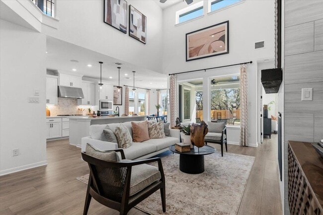 Photo - 212 Barton Oak Trl