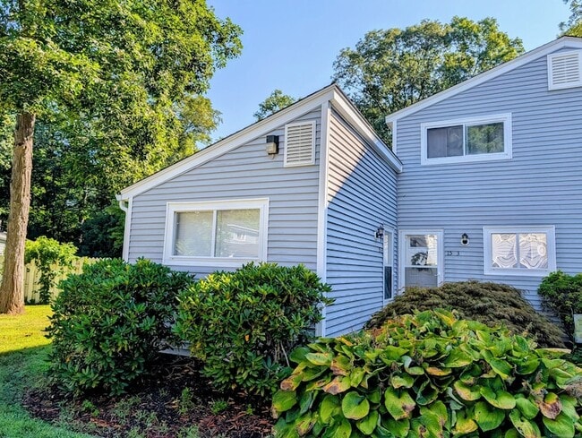 Building Photo - 15 Kent Ct