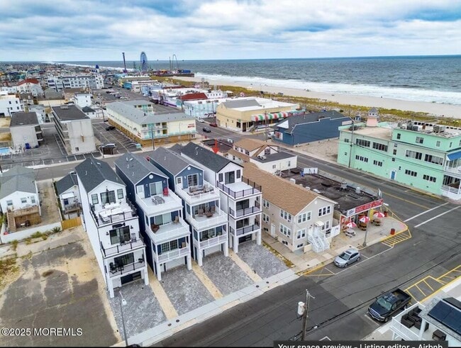 Building Photo - 22 Dupont Ave