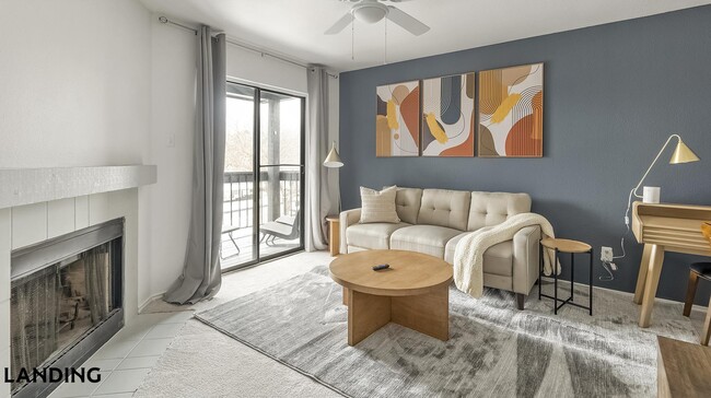 Building Photo - 1071 Clayton Ln Unit M0509