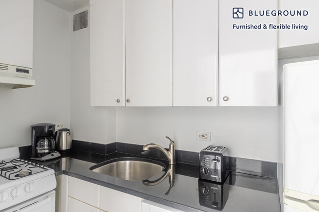 Photo - 330 E 46th St Unit SI FL8-ID1955