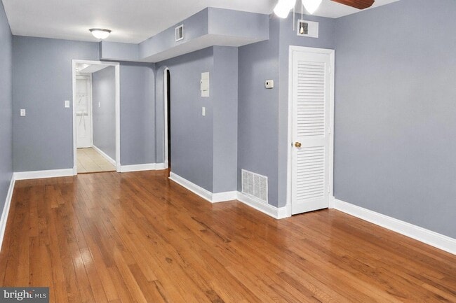 Building Photo - 101 Galveston Pl SW Unit 3