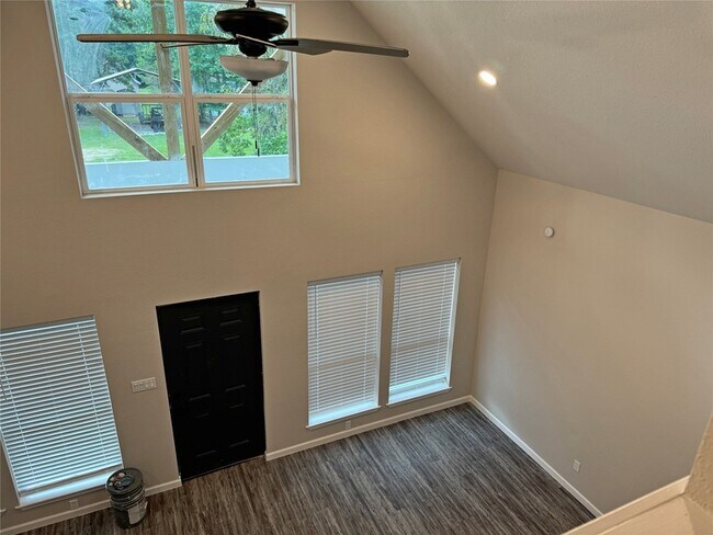 Photo - 60 Acorn Ln Dr