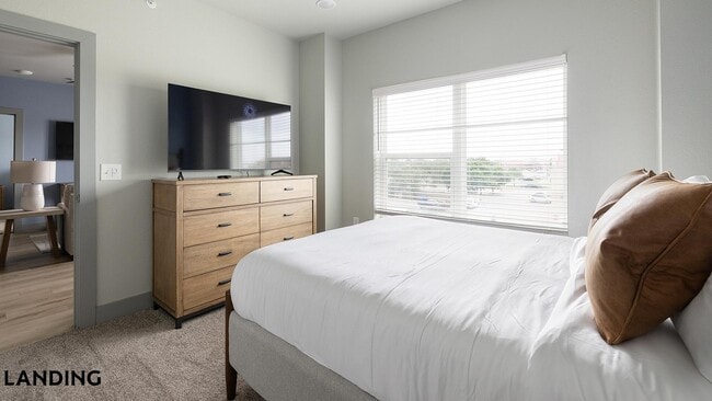 Photo - 2422 S Carrier Pkwy Unit 335